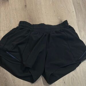 Black lulu hotty hots, 4 inch inseem